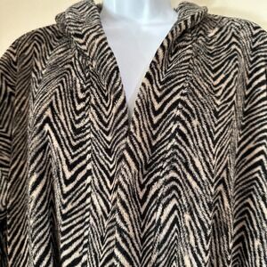 Vera‎ Bradley Luxury Soft Robe Hooded Pockets Tie Women size S/M Animal Print
